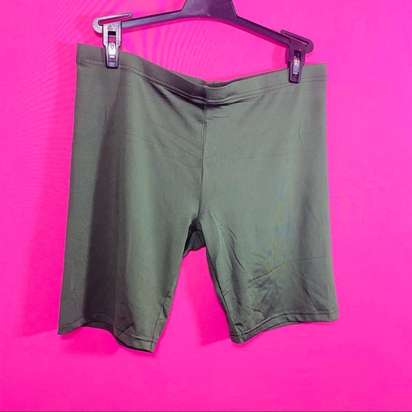 Olive Green Women’s New Biker Short Set - Picture 3 of 4